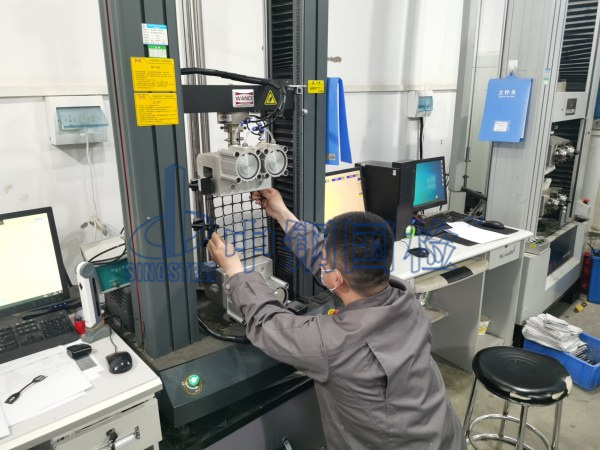 土工格栅拉伸试验，狗万实验室实拍